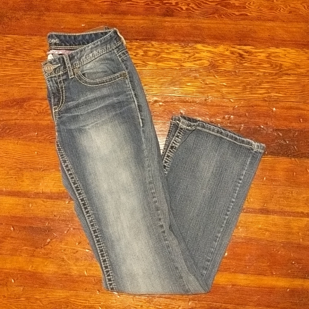 Maurices jeans